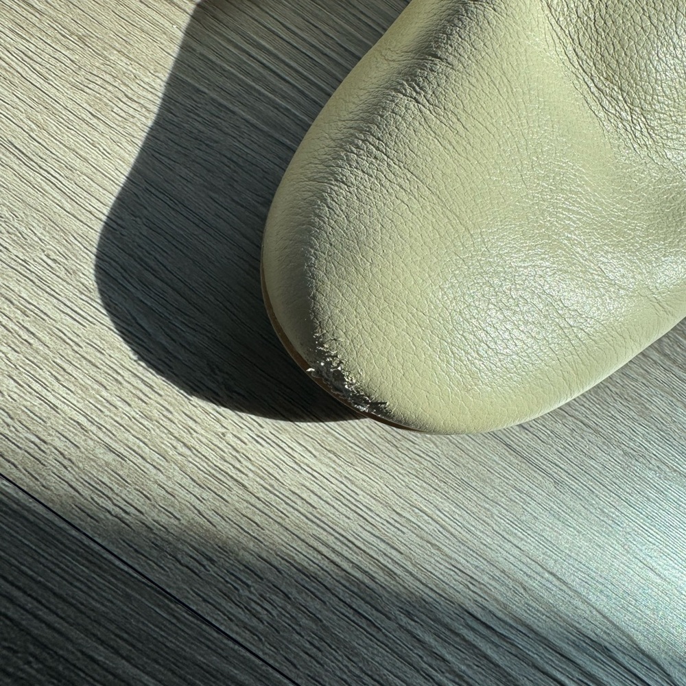 Everlane Women's Cream Flats - Picture 2 of 5
